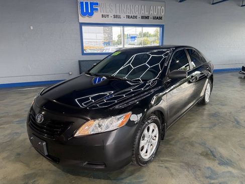 Used 2007 Toyota Camry XLE FWD image 3