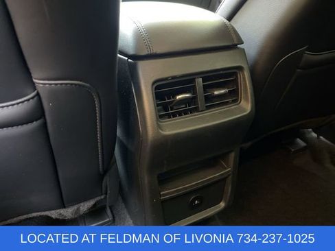 Used 2024 Ford Edge SEL image 20