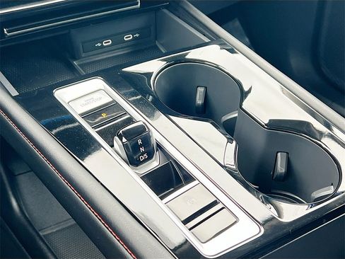 Used 2024 Volkswagen Atlas Peak Edition SE image 16