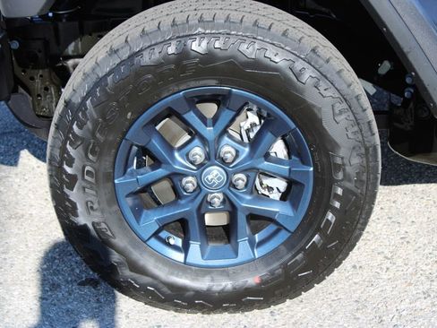 New 2026 Jeep Gladiator Sport AWD/4WD image 8