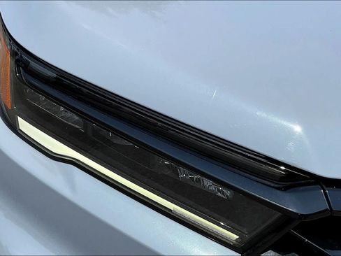 Used 2025 Honda Pilot Black Edition image 28