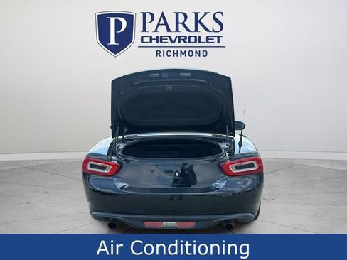 Used 2017 FIAT 124 Spider Classica RWD image 6