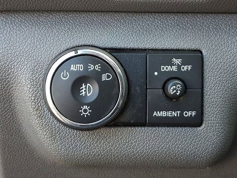 Used 2017 Chevrolet Traverse LT image 29