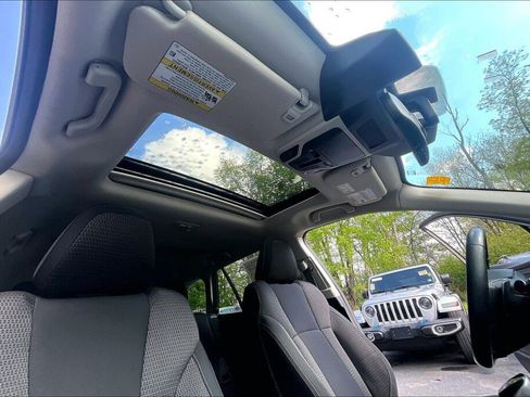 Used 2023 Subaru Outback Premium AWD/4WD image 12