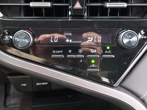 Used 2022 Toyota Camry XSE w/ Carpet Mat Package (TMS) FWD image 23