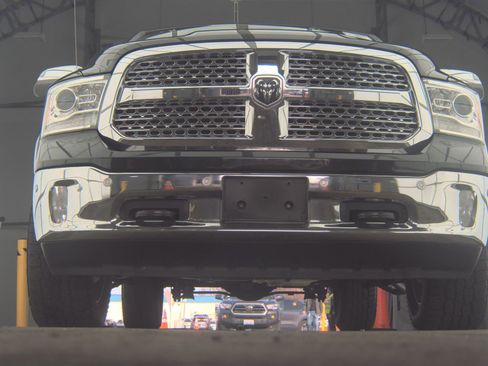 Used 2018 RAM 1500 Laramie w/ Convenience Group image 4