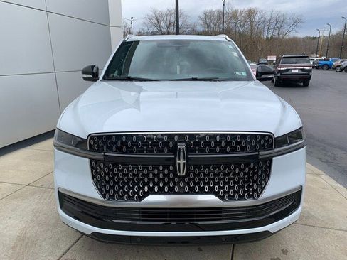 New 2026 Lincoln Navigator Reserve AWD/4WD image 17