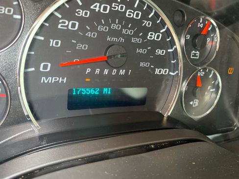 Used 2020 Chevrolet Express 2500 w/ Driver Convenience Package RWD image 25