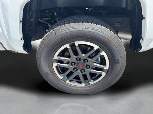 Certified 2026 Toyota Tacoma TRD Sport AWD/4WD image 33