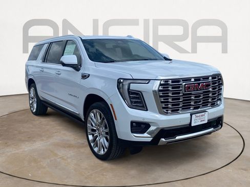New 2026 GMC Yukon XL Denali w/ Denali Reserve Package AWD/4WD image 4
