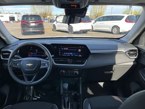 Used 2025 Chevrolet TrailBlazer LT FWD image 32