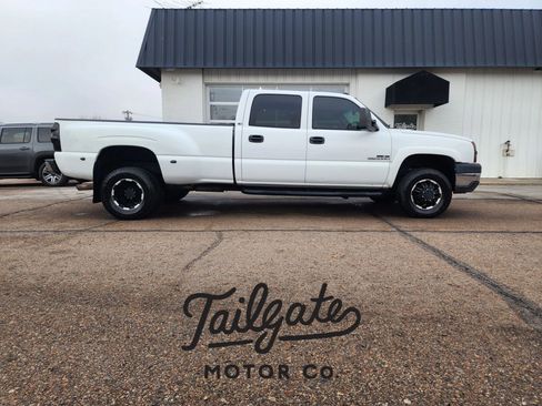 Used 2004 Chevrolet Silverado 3500 LS w/ Skid Plate Package image 1
