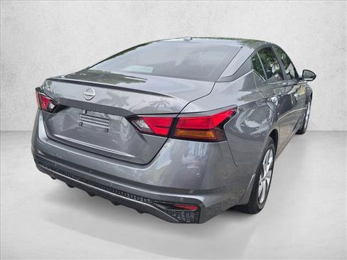 Certified 2025 Nissan Altima 2.5 S FWD image 5