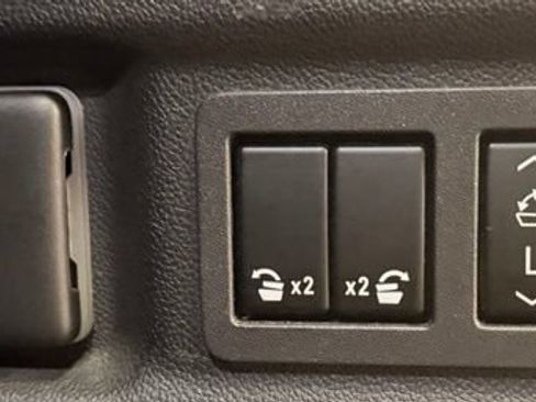 Used 2023 Chevrolet Suburban RST w/ Sport Performance Package AWD/4WD image 5