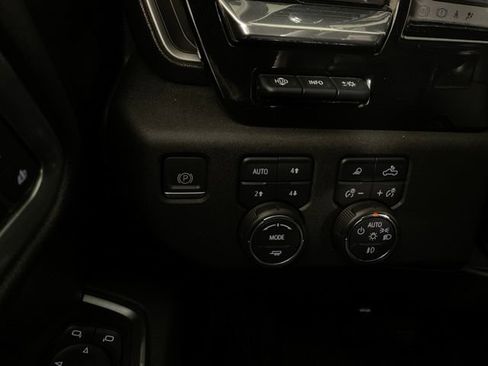 Used 2023 Chevrolet Silverado 1500 LTZ AWD/4WD image 26