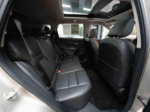 Used 2023 Nissan Rogue SL w/ SL Premium Package image 25