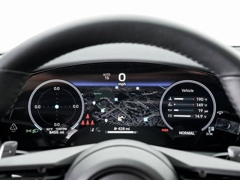 Used 2025 Porsche Panamera 4 image 17