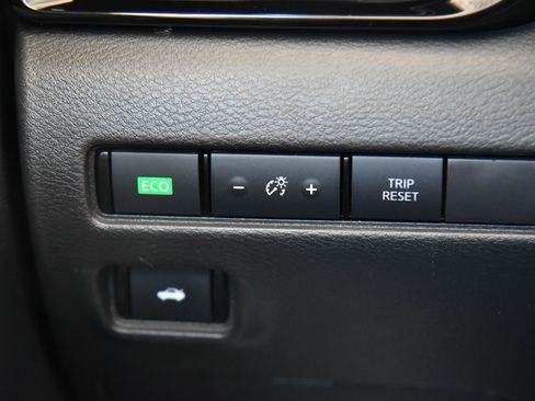 Used 2021 Nissan Sentra SV image 28