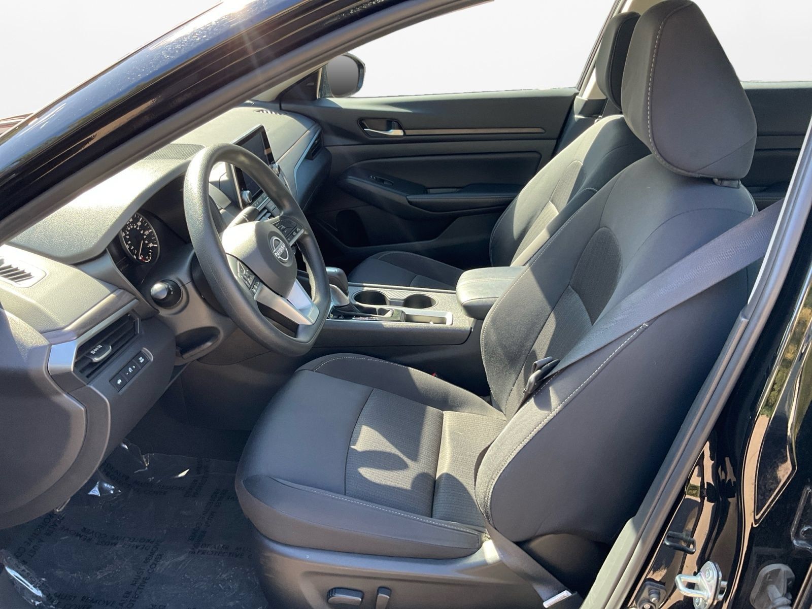 Used 2025 Nissan Altima 2.5 SV FWD image 10