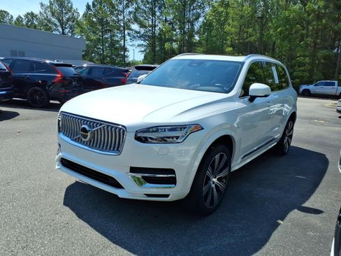 Used 2025 Volvo XC90 T8 Plus w/ Protection Package AWD/4WD image 8