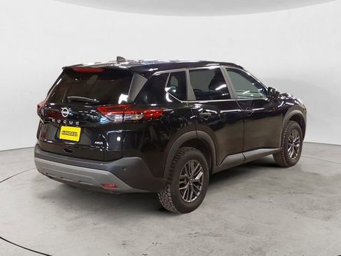 Used 2023 Nissan Rogue S image 5