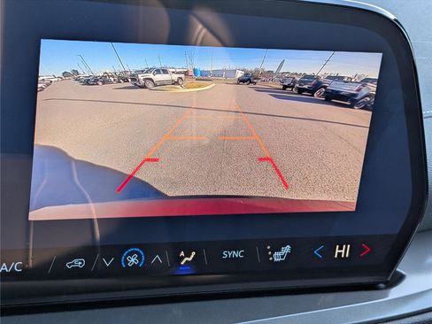 New 2026 Chevrolet Traverse LT image 23