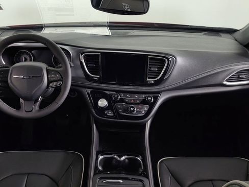 New 2026 Chrysler Pacifica Limited w/ S Appearance Package image 40