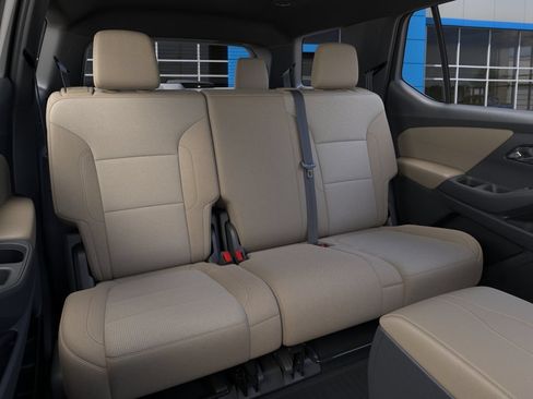 Used 2023 Chevrolet Traverse LS FWD image 18