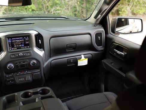 New 2025 Chevrolet Silverado 1500 Custom image 22