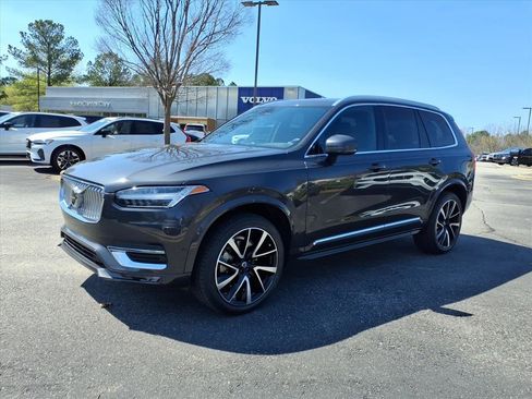 Certified 2023 Volvo XC90 B6 Plus image 9