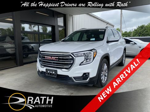Used 2022 GMC Terrain SLT w/ Tech Package FWD image 1