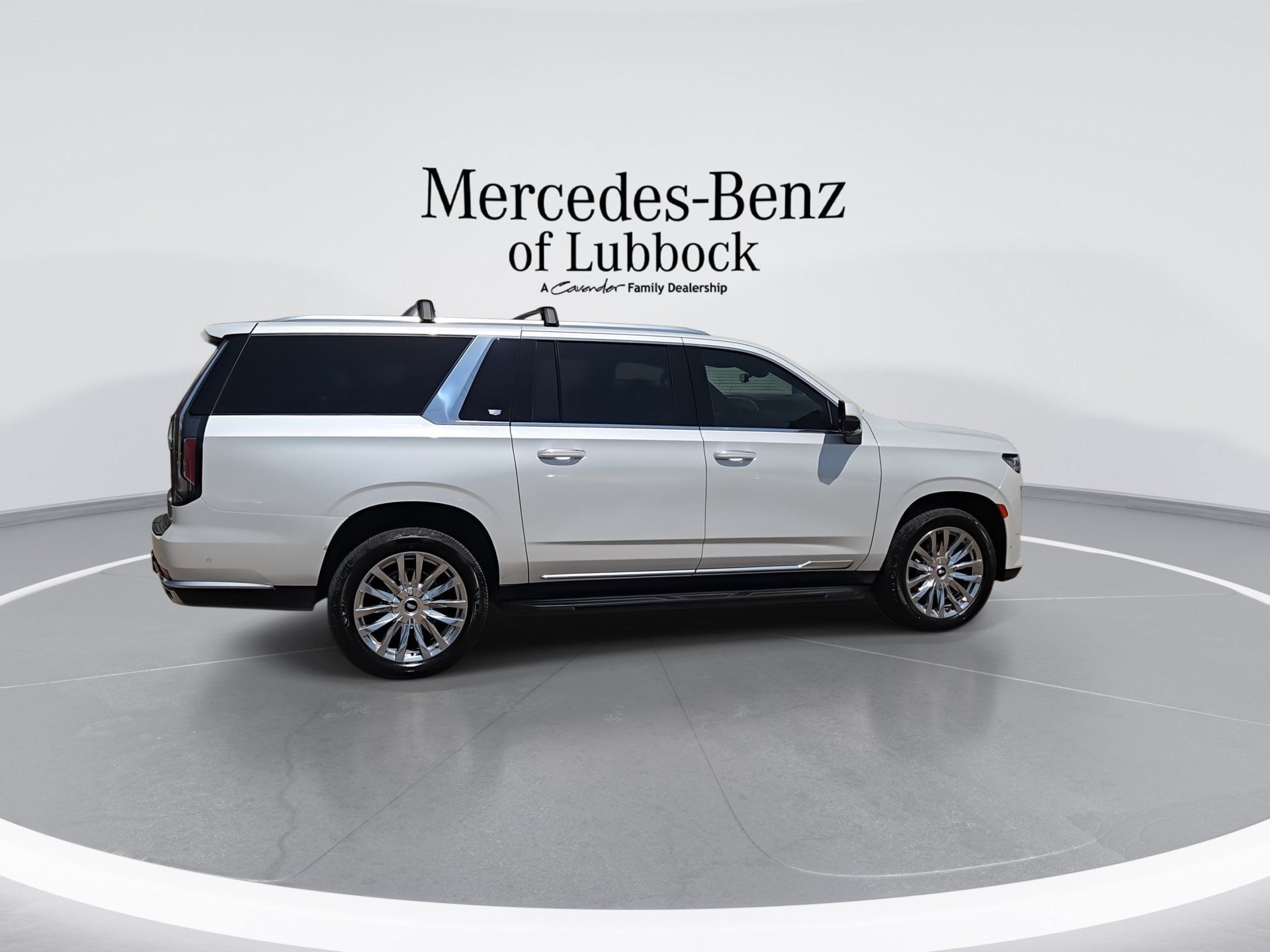 Used 2022 Cadillac Escalade ESV Premium Luxury AWD/4WD image 9