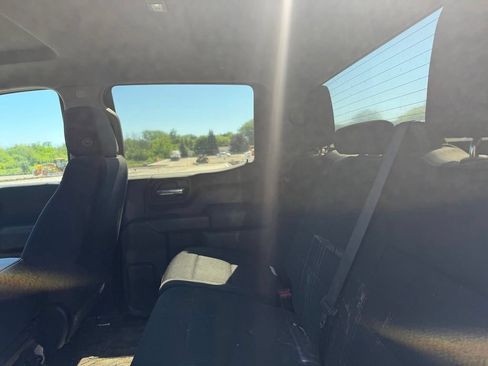 Used 2019 Chevrolet Silverado 1500 Custom w/ Custom Value Package AWD/4WD image 4