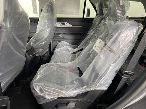 New 2025 Ford Explorer Active w/ Active Comfort Package image 4