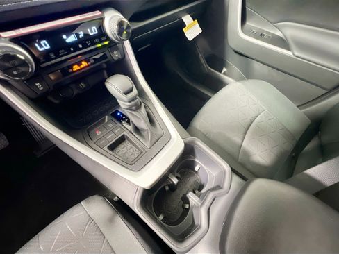 Used 2025 Toyota RAV4 XLE w/ Convenience Package FWD image 26