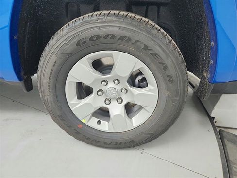 New 2026 RAM 1500 4x4 Crew Cab image 42