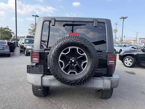 Used 2013 Jeep Wrangler Unlimited Sahara w/ Connectivity Group AWD/4WD image 22