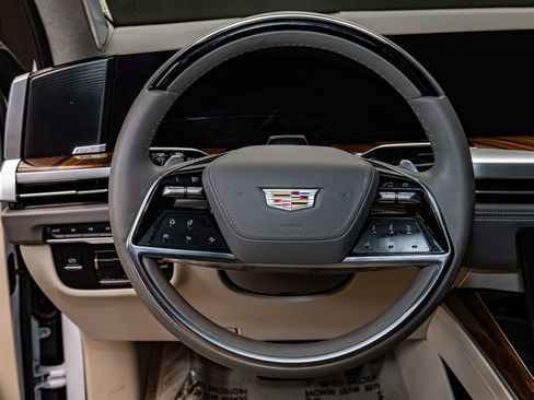 Used 2026 Cadillac Escalade Platinum Sport w/ LPO, ONYX Package image 15