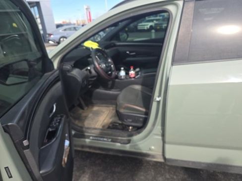 Used 2023 Hyundai Santa Cruz Limited image 3