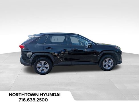Used 2025 Toyota RAV4 XLE AWD/4WD image 11