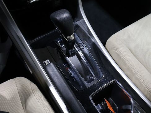 Used 2017 Honda Accord EX image 30