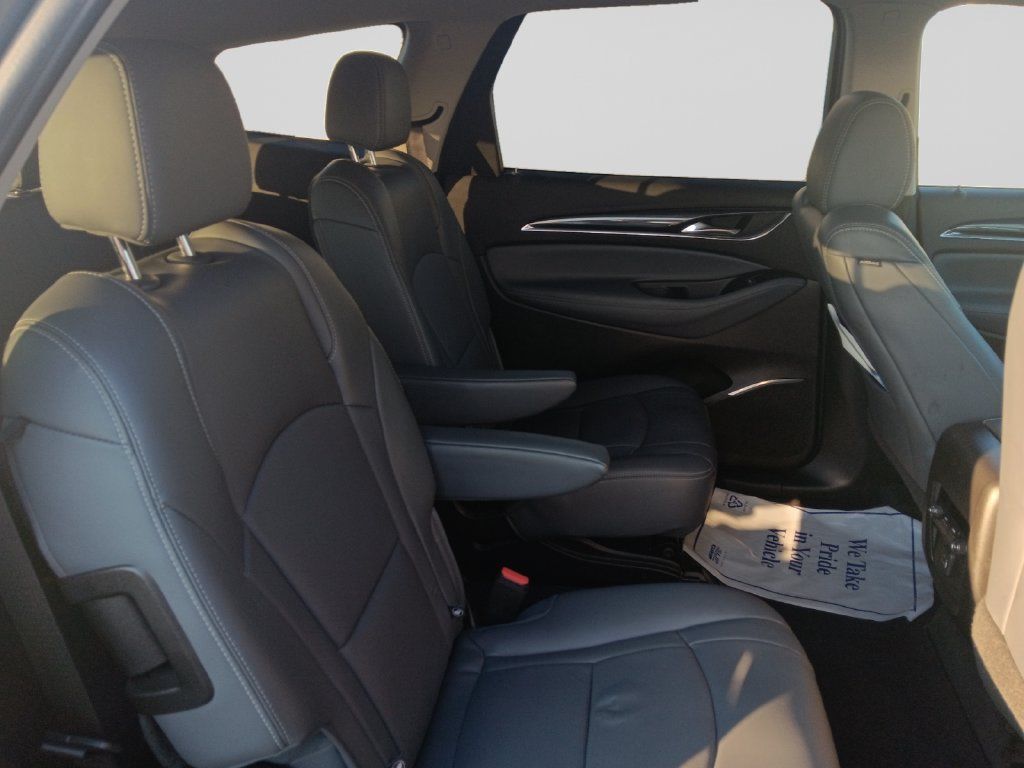 Used 2020 Buick Enclave Essence AWD/4WD image 13