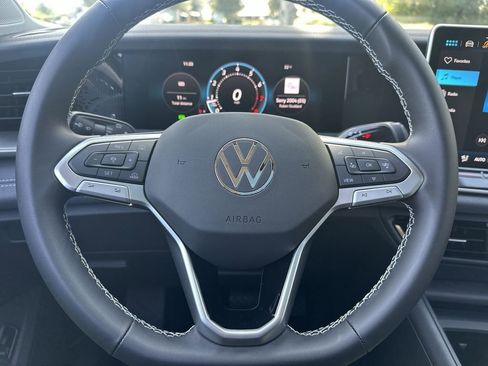 New 2026 Volkswagen Tiguan SE image 14