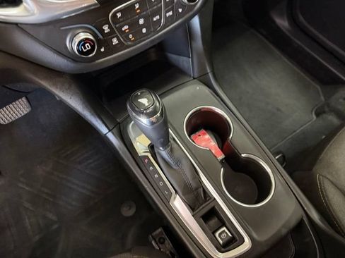 Used 2019 Chevrolet Equinox LT FWD image 32