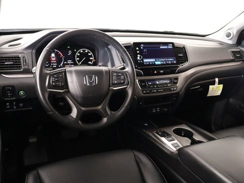 Used 2025 Honda Ridgeline RTL image 2