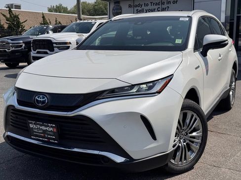 Used 2021 Toyota Venza XLE AWD/4WD image 3