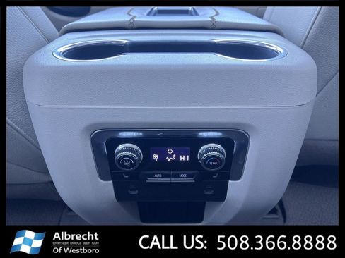 Used 2022 GMC Yukon Denali AWD/4WD image 23