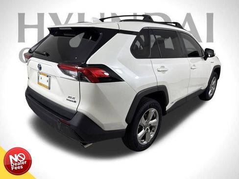 Used 2021 Toyota RAV4 XLE Premium image 3