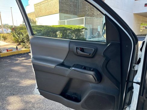 Used 2021 Toyota Tacoma SR image 17