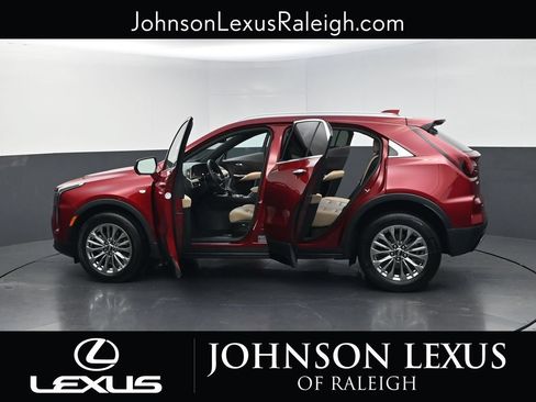 Used 2025 Cadillac XT4 Premium Luxury FWD image 35